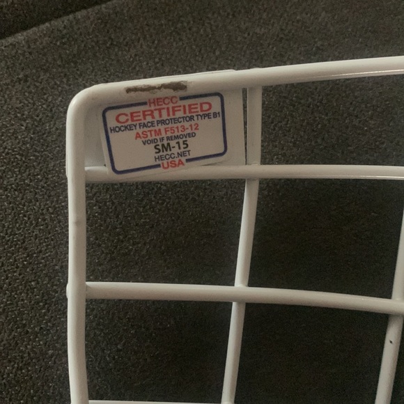 CCM face mask - Picture 3 of 12